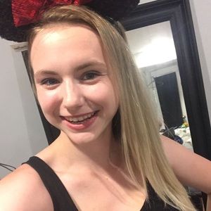 Meet your Posher, Abigail